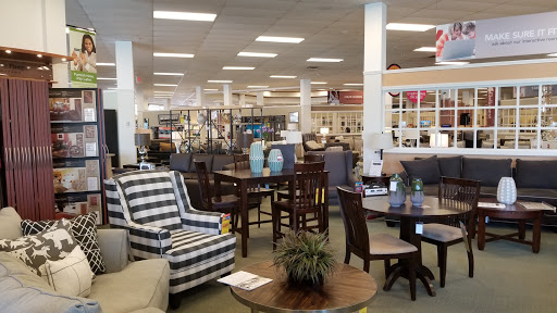 Furniture Store «Raymour & Flanigan Furniture and Mattress Store», reviews and photos, 895 E Gate Blvd, Garden City, NY 11530, USA