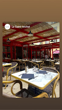 Atmosphère du Le Saint-Michel Restaurant-Bar Forcalquier - n°2