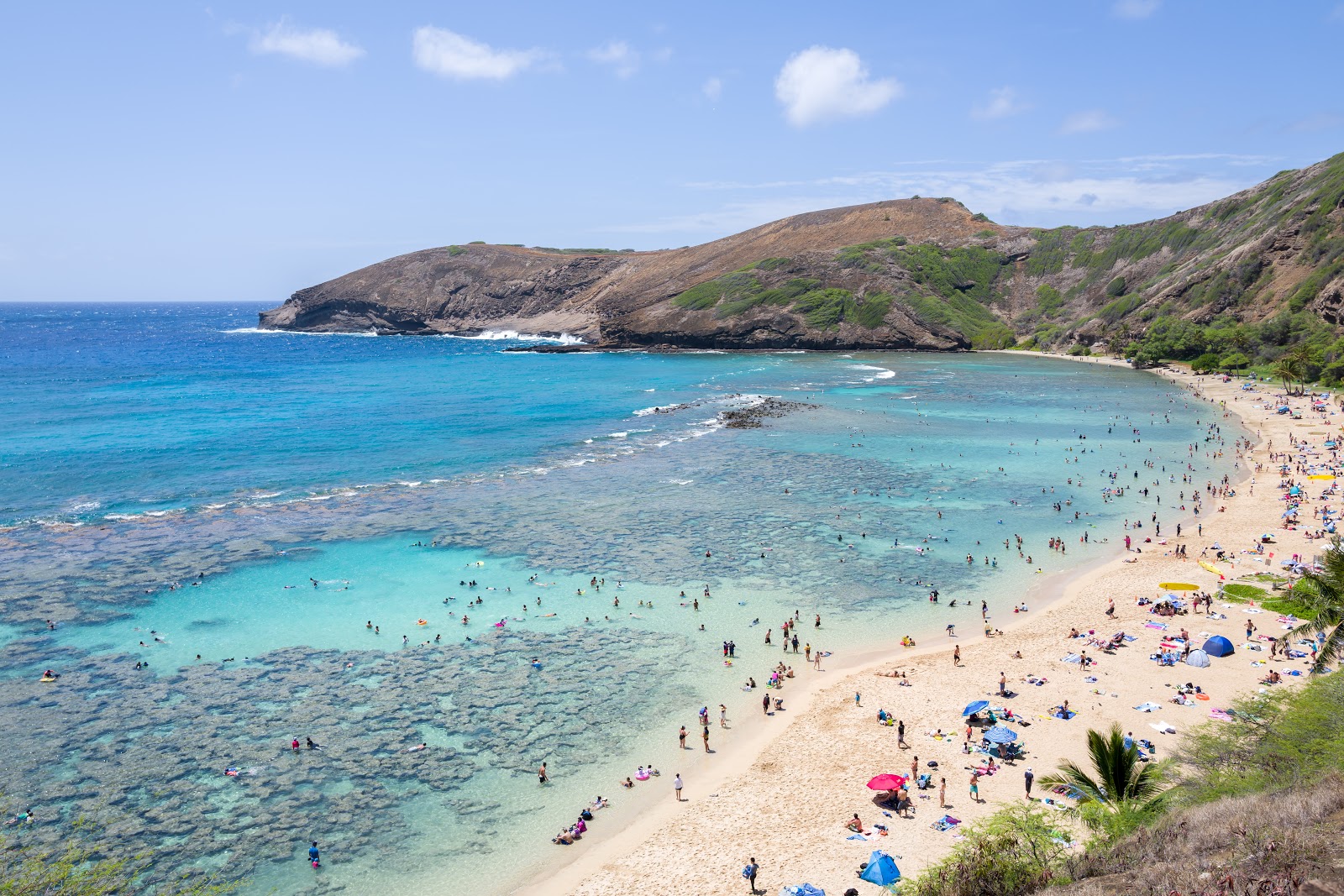 Foto von Hanauma Bay mit feiner beiger sand Oberfläche