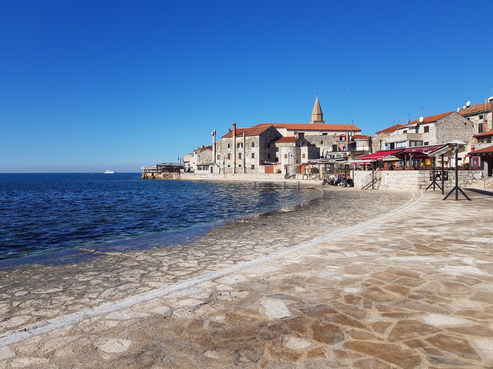 Photo de Dante beach - recommandé pour les voyageurs en famille avec des enfants