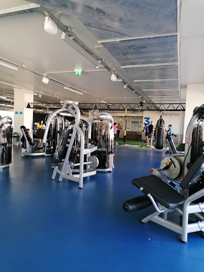 Fitness Hut Carcavelos - Campus de Carcavelos, R. da Holanda n.º1, 2775-405 Carcavelos, Portugal