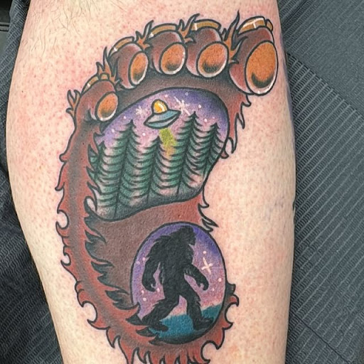 Explore jelly fish tattoo ideas, creative tattoo ideas in Grove City, available at Tattoo 62
