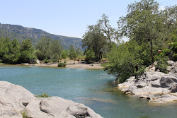 Foto von Plage Les Gorges Du Gouleyrous wilde gegend