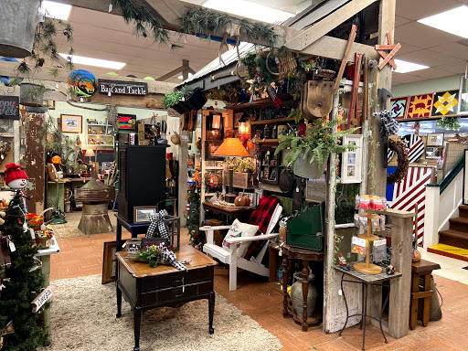 Antiques On Main Waupaca