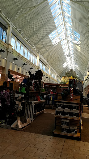 Sporting Goods Store «SCHEELS», reviews and photos, 101 Jordan Creek Pkwy #4000, West Des Moines, IA 50266, USA