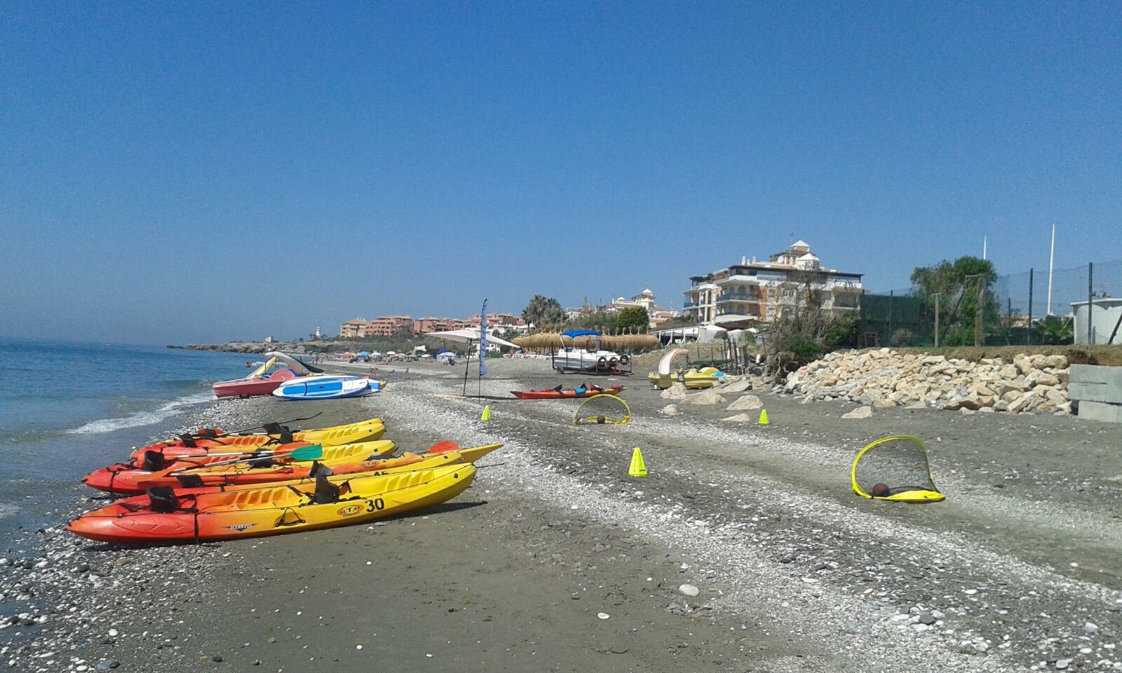 Foto van Playa el Penoncillo met blauw puur water oppervlakte