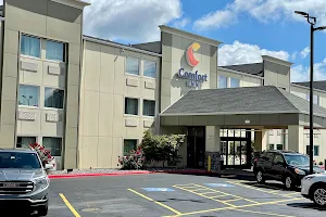 Comfort Inn Mayfield Heights Cleveland East image