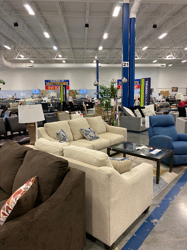 Outlet Store «Rooms To Go Outlet Furniture Store - Pearl River», reviews and photos, 63295 Old Military Rd, Pearl River, LA 70452, USA