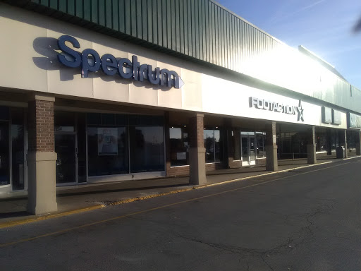 Shopping Mall «Southland Terrace Shopping Center», reviews and photos, 3971 7th Street Rd, Louisville, KY 40216, USA