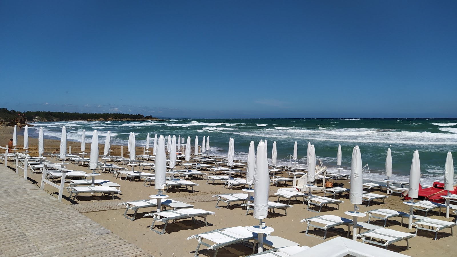 Foto de Oktagona beach - lugar popular entre os apreciadores de relaxamento