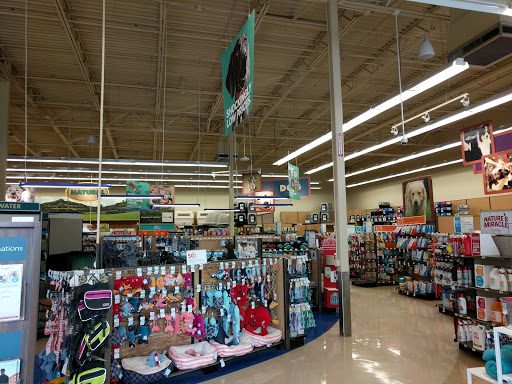 Pet Supply Store «Petco Animal Supplies», reviews and photos, 717 SE Geary St #101, Albany, OR 97321, USA