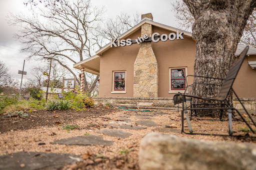 Kitchen Supply Store «Kiss The Cook Kitchen Shop», reviews and photos, 113 E Theissen St, Boerne, TX 78006, USA