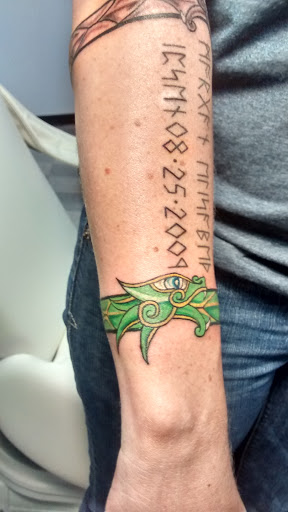 Tattoo Shop «Crossroads Tattoo», reviews and photos, 508 2nd Ave, Coralville, IA 52241, USA