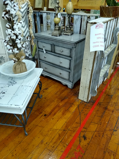 Antique Furniture Store «Jarfly Antique Market», reviews and photos, 47 Railroad Ave, Jefferson, GA 30549, USA