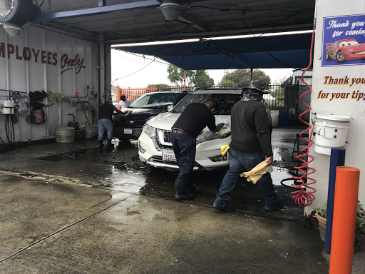 M&J 100% Hand Car Wash en Los Angeles