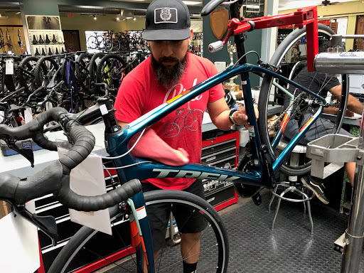 Bicycle Repair Shop «Bike World in Alamo Heights», reviews and photos, 5911 Broadway St, Alamo Heights, TX 78209, USA