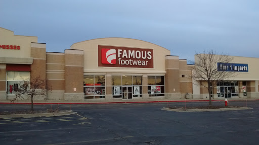 Famous Footwear, 2495 NW Arterial, Dubuque, IA 52002, USA, 