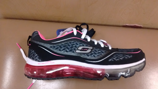 Discount Store «Gordmans - Store Closing Soon», reviews and photos, 9650 Quivira Rd, Lenexa, KS 66215, USA