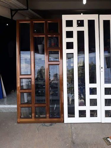 Opiniones de vidrieria jhampiere en Chimbote - Tienda de ventanas
