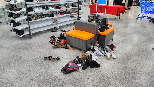 Clothing Store «Ross Dress for Less», reviews and photos, 1237 E Golf Rd, Schaumburg, IL 60173, USA