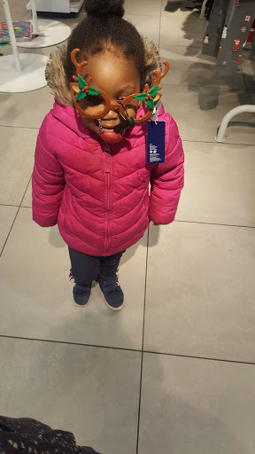 Clothing Store «H&M», reviews and photos, 2 S 69th St, Upper Darby, PA 19082, USA