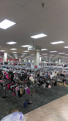 Clothing Store «Burlington Coat Factory», reviews and photos, 4701 N Harlem Ave, Harwood Heights, IL 60706, USA