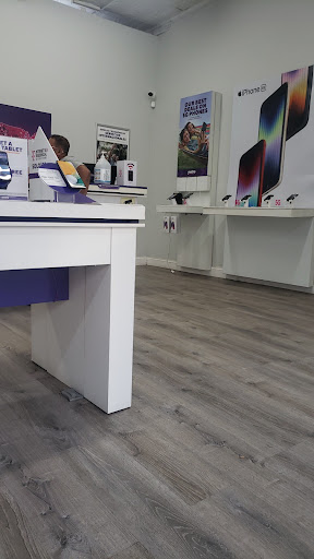 Cell Phone Store «MetroPCS Authorized Dealer», reviews and photos, 674 Main St, Paterson, NJ 07503, USA
