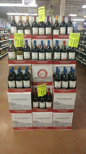 Liquor Store «College Green Liquor», reviews and photos, 4681 W 20th St, Greeley, CO 80634, USA