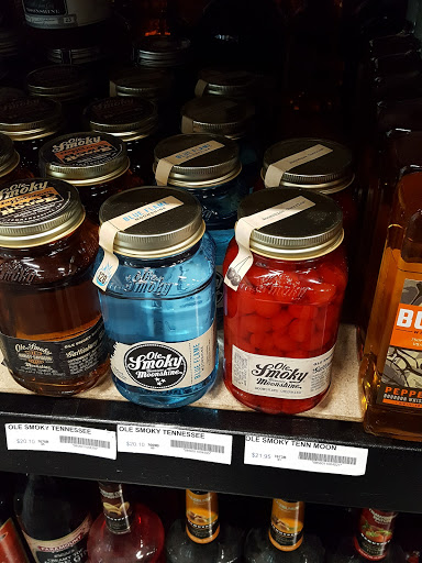 Liquor Store «Shoregate Beverage & Liquor», reviews and photos, 30498 Lakeshore Blvd, Willowick, OH 44095, USA