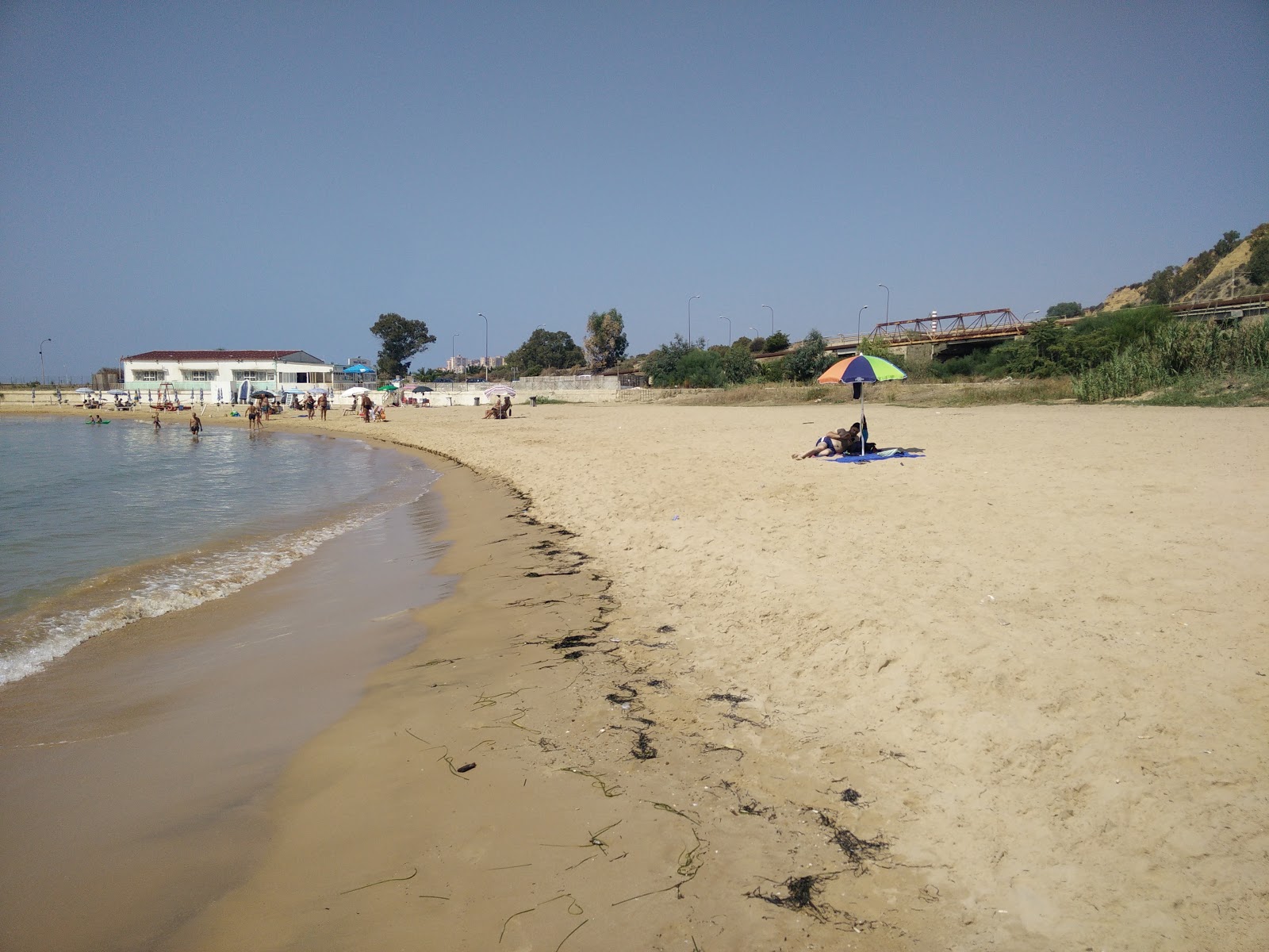 Fotografie cu Caos beach cu nivelul de curățenie înalt