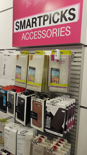 Cell Phone Store «T-Mobile», reviews and photos, 417 E Sheridan St, Dania Beach, FL 33004, USA