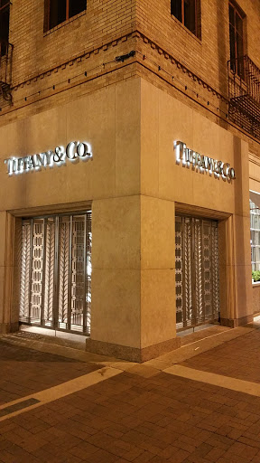 Jewelry Store «Tiffany & Co.», reviews and photos, 301 Nichols Rd, Kansas City, MO 64112, USA