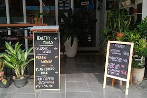 Kayumas Healthy Cafe image