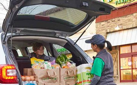Grocery Store «Fresh Thyme Farmers Market- W. Des Moines», reviews and photos, 2900 University Ave, West Des Moines, IA 50266, USA