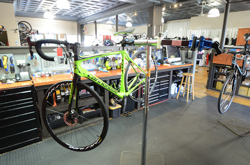 Bicycle Store «The Bike Hub», reviews and photos, 495 N Main St, Glen Ellyn, IL 60137, USA