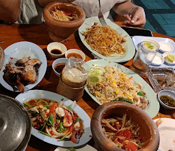 Ruam Saep Yok Khok Som Tam photo