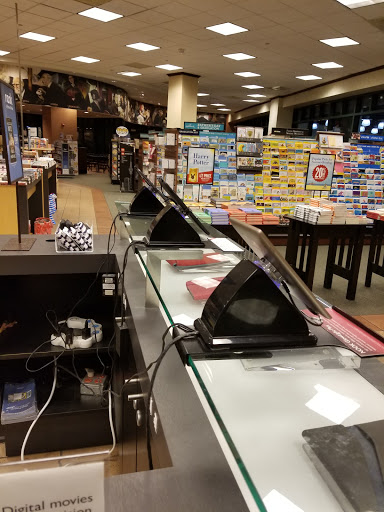 Book Store «Barnes & Noble», reviews and photos, 5701 Sunset Dr #196, South Miami, FL 33143, USA