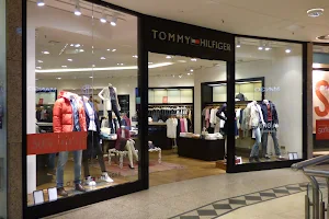 Tommy Hilfiger image