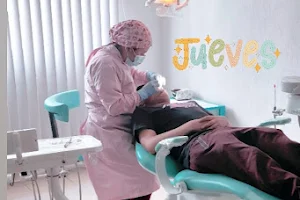 Virginia Jiménez Dentista Puebla | Dentalvix image