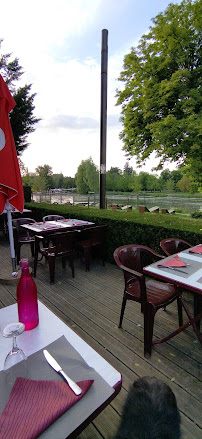 Atmosphère du Restaurant Le Cabanon à Bellerive-sur-Allier - n°4