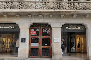 Massimo Dutti Barcelona Store image