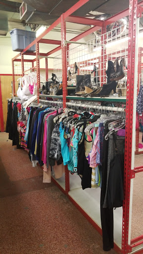 Thrift Store «Community Thrift Store», reviews and photos, 3440 Grand Ave, Gurnee, IL 60031, USA