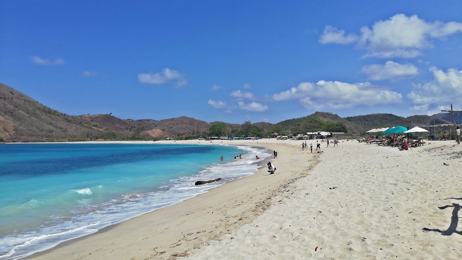 Photo de Mawun Beach zone des équipements