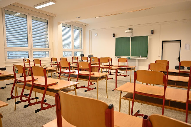Střední průmyslová škola a Gymnázium Na Třebešíně Otevírací doba