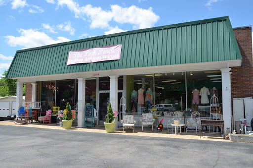 The Pink Porch, 1326 Trotwood Ave, Columbia, TN 38401, USA, 