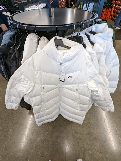 Sporting Goods Store «Nike Clearance Store», reviews and photos, 1275 Marina Blvd, San Leandro, CA 94577, USA