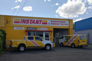 Instant Windscreens Wollongong - Repairs & Tinting