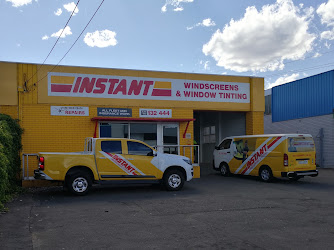 Instant Windscreens Wollongong - Repairs & Tinting