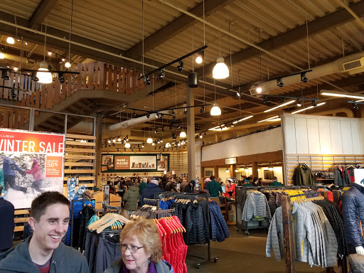 Clothing Store «L.L. Bean», reviews and photos, 340 Legacy Pl, Dedham, MA 02026, USA