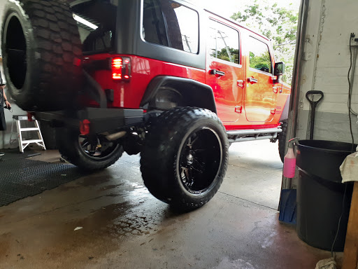 Car Wash «Mt. Greenwood Auto Spa Hand Car Wash», reviews and photos, 3812 W 111th St, Chicago, IL 60655, USA